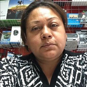 Meet your Posher, Alicia